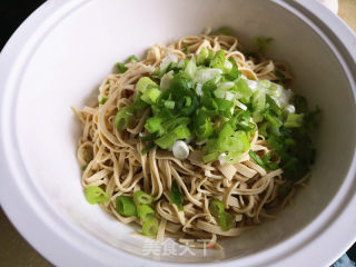 #凉饭菜# Tofu Skin with Scallion Oil recipe