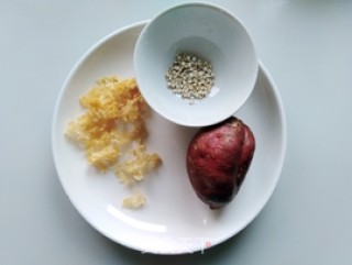 Tremella Coix Seed Potato Soup recipe