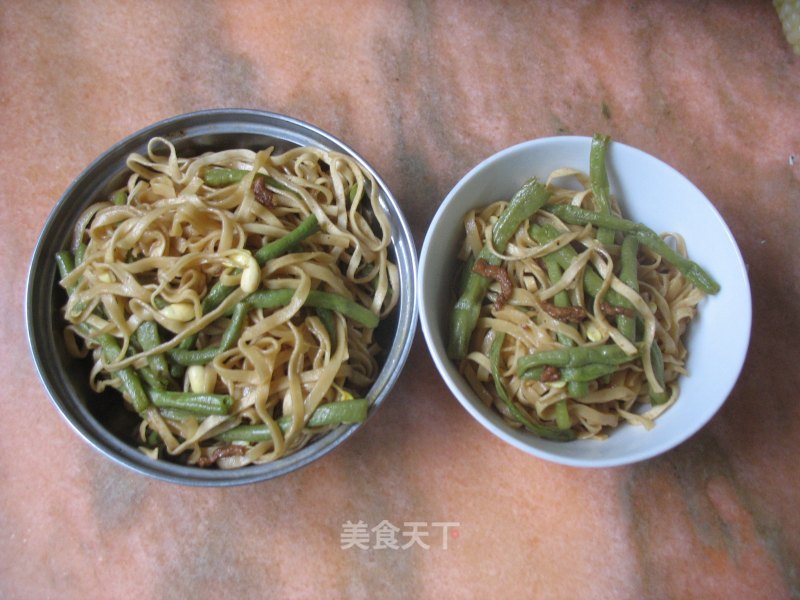 Braised Noodles with Beans recipe