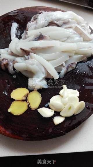 Stir-fried Cuttlefish with Hot Pepper recipe