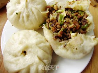 Home-cooked Staple Food-stuffed Buns with Cucumber and Green Pepper recipe