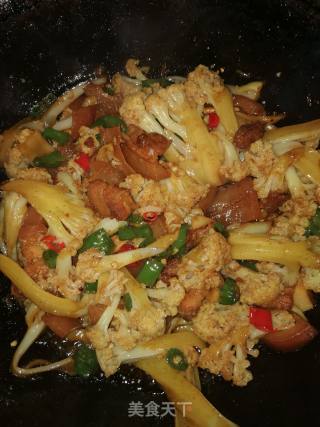 Stir-fried Cauliflower with Pork Belly recipe