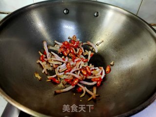 Stir-fried Bacon with Water Spinach recipe