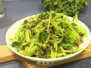 Stir-fried Celery with Shiitake Mushrooms and Minced Meat recipe