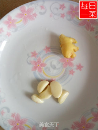 Fried Dried Field Fish with Chili recipe