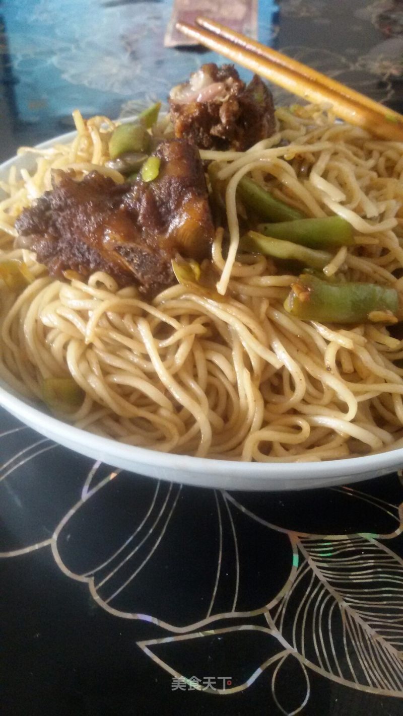 Braised Noodles with Pork Ribs and Beans recipe