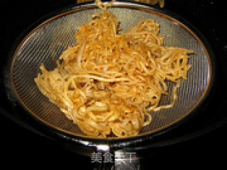 Zhejiang Snacks Fried Noodles with Mushrooms recipe