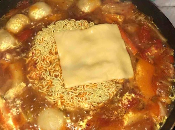 Korean Kimchi Pot-instant Noodles with Cheese recipe