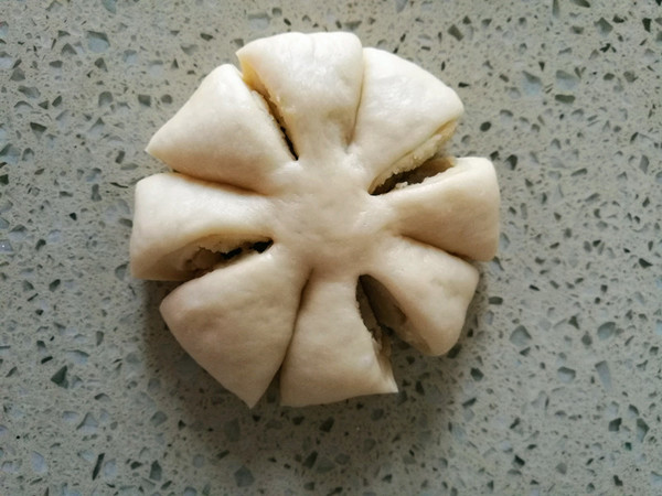 Black Bean Paste Flower Bread recipe