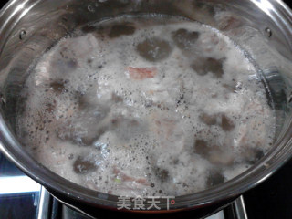American Ginseng, Angelica, Gorgon, Gastrodia, Wolfberry Pork Ribs Soup recipe