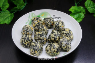 Cantonese-style Lemon Five-core Mooncake recipe