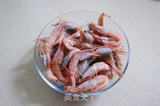 Four Processes of Simmering, Deep-frying and Frying to Create A European Cup of Finger-sucking Snacks-finger-sucking Arctic Shrimp with Tea recipe