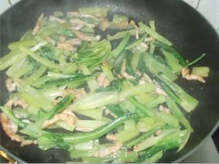 Stir-fried Shredded Pork with Lettuce recipe