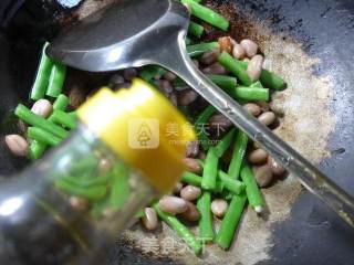 Stir-fried Plum Beans with Peanuts recipe