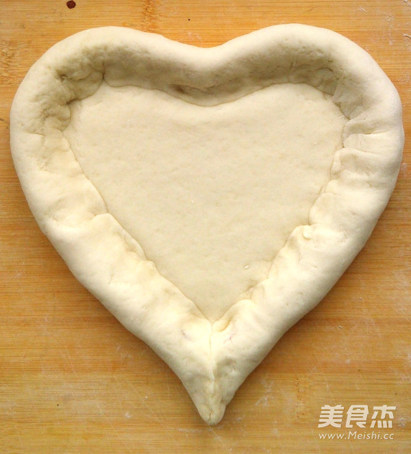 Shrimp Romantic Heart-shaped Pizza recipe