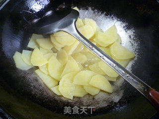 Fried Potatoes with Lotus Leaf Egg recipe