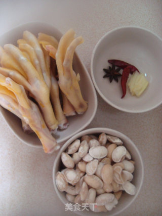 Roasted Duck Foot with White Kidney Beans recipe