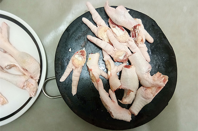 Braised Chicken Feet with Quail Eggs recipe