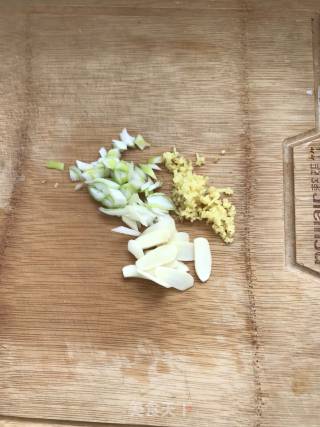 Braised Pork Belly with Yuba recipe