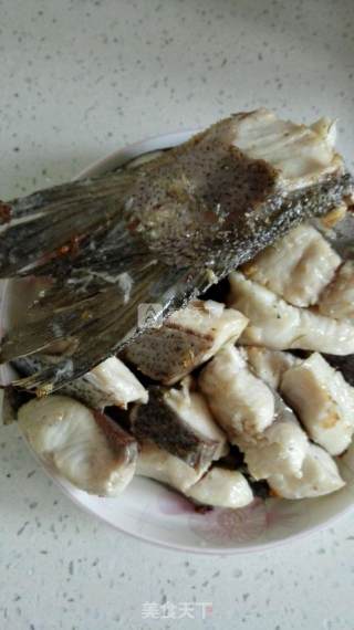 Grilled Silver Carp with Pickles recipe