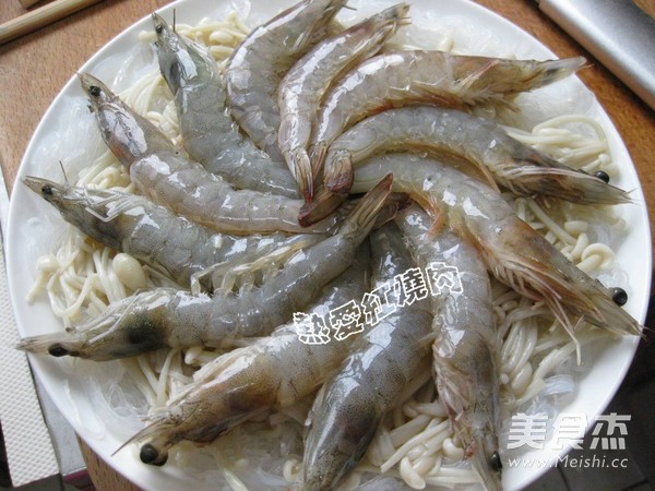 Steamed Shrimp with Enoki Mushroom Vermicelli recipe