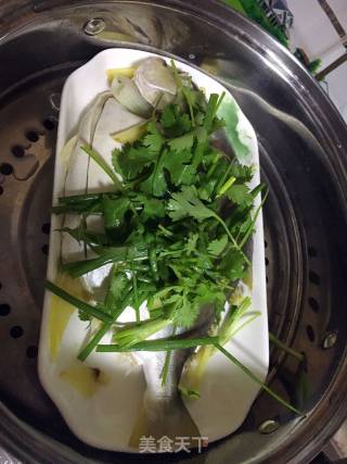 Steamed Golden Pomfret recipe