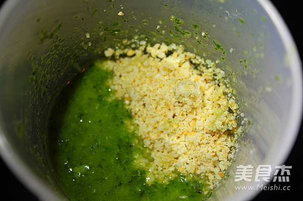 Homemade Italian Pesto recipe