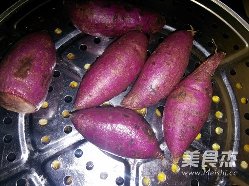 Sesame Purple Potato Cake recipe