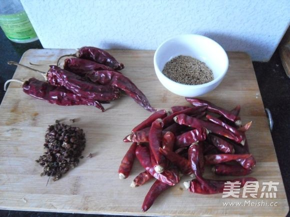 Spicy Fragrant Red Oil recipe