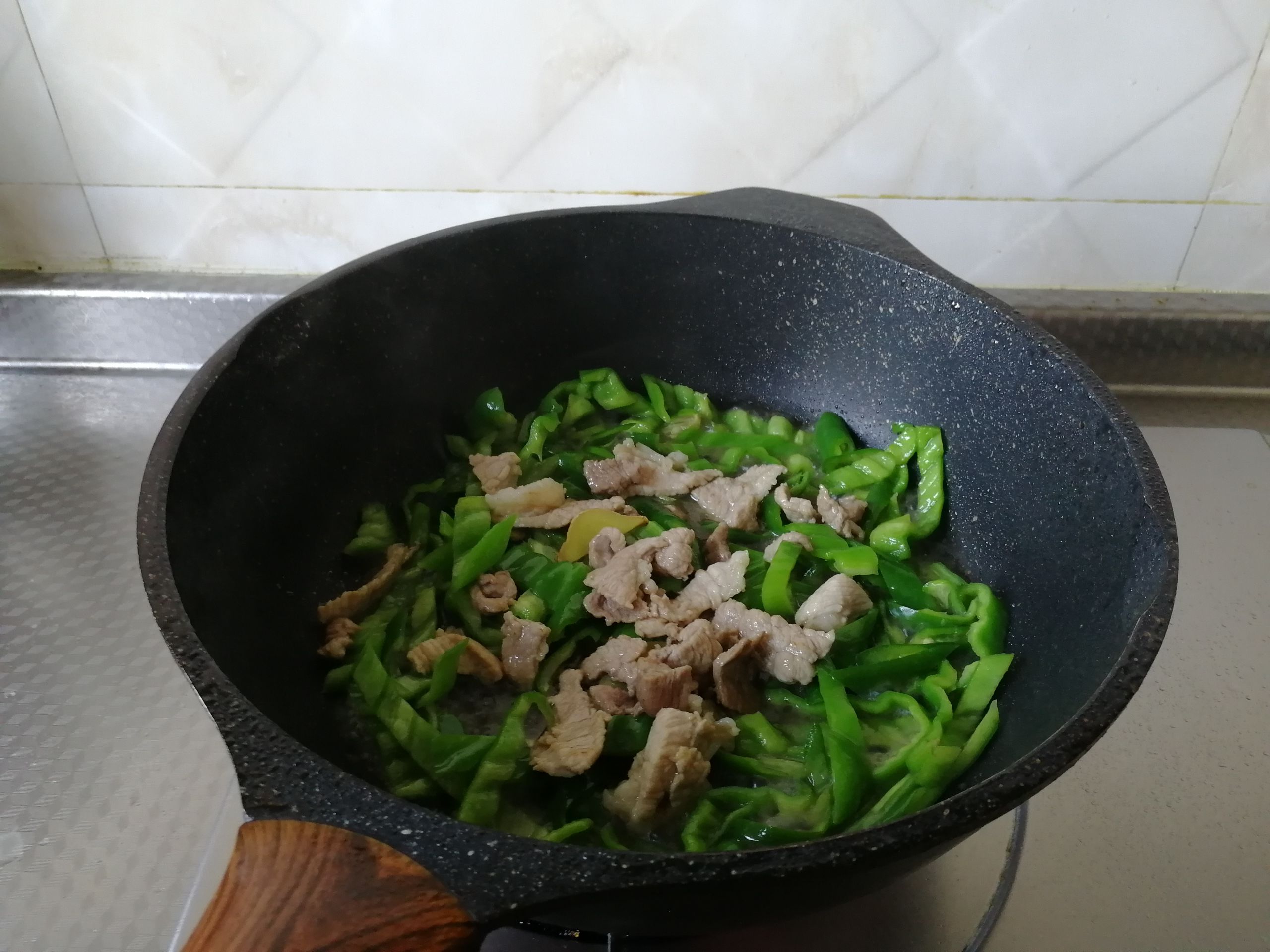 Stir-fried Shredded Pork with Green Pepper recipe