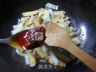 Stir-fried Cabbage with Beef Sauce recipe