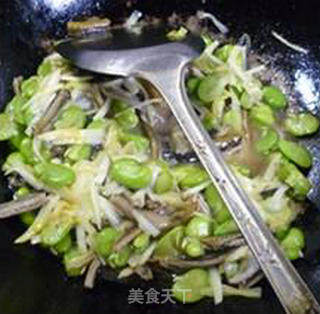 Fried Eel with Leek Sprouts and Broad Beans recipe