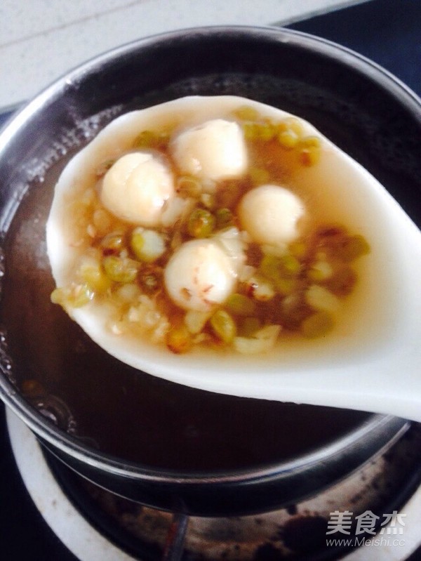 Mung Bean, Lotus Seed and Winter Melon Soup recipe