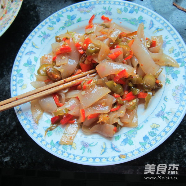 Sour Chili Mixed with Cornmeal Husk recipe