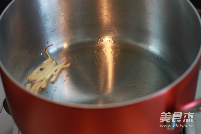 Enoki Mushroom and Seaweed Soup recipe