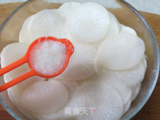 Crisp and Refreshing 【soy Pickled Radish】 recipe
