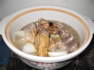 Stewed Bones with Radish recipe