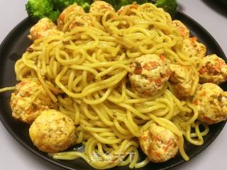 Pasta with Black Pepper Chicken Meatballs recipe