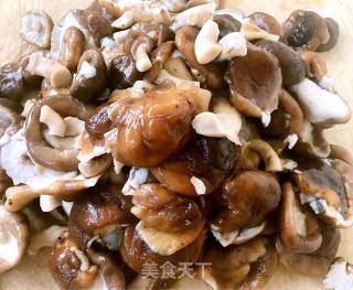 #御寒美食# Mushroom Fresh Pork Bun recipe
