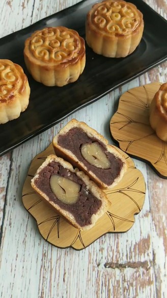 Red Bean Paste and Chestnut Mooncakes