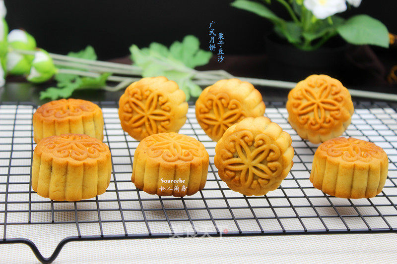 #新良第一seabaking Contest# Cantonese-style Chestnut Bean Paste Mooncakes recipe