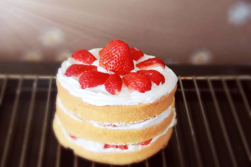 Strawberry Chiffon Naked Cake (6 Inches) recipe
