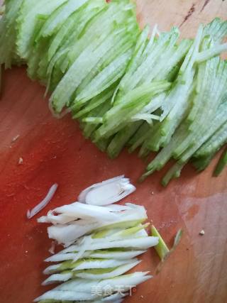 Stir-fried Radish with Bean Sprouts recipe
