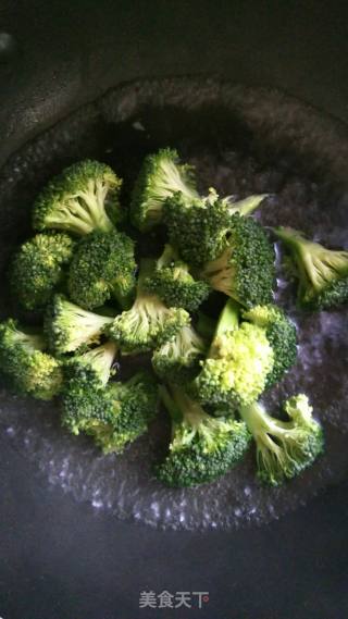 Broccoli in Oyster Sauce recipe