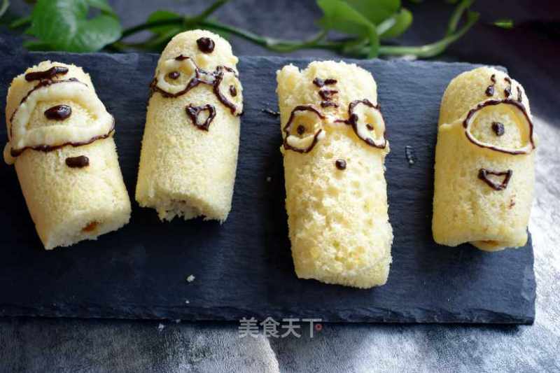 Little Yellow Man Pumpkin Roll recipe