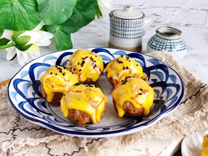 Grilled Rice Balls with Tuna and Cheese, Really Delicious, The Value in The Bento Box recipe