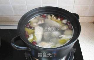 Autumn Health Soup-white Fungus Chicken Soup recipe