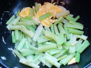 Scrambled Eggs with Celery recipe