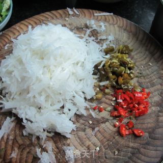 Hot and Sour White Radish Shreds recipe