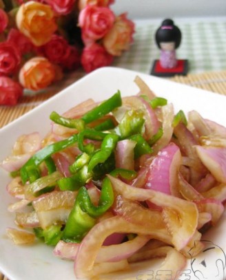 Green Pepper Mixed with Onion Shreds recipe